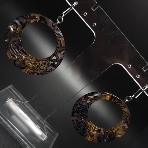 Faux tortoise shell drop earrings and bracelet. - Picture 6 of 11